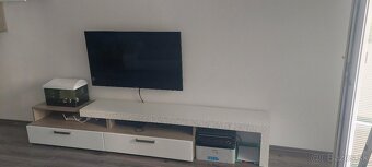 Ponúkam na predaj TV stolík - 2