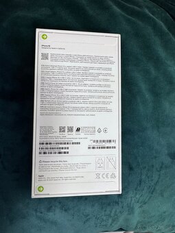 Apple Iphone 16 - 2