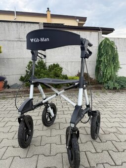 Pojazdné chodítko s nafukovacími kolesami - 2