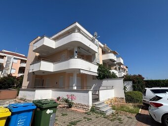 Zariadený 2,5 izbový apartmán s veľkou terasou / Chorvátsko - 2
