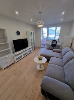 2 izb. byt centrum Košíc, Národná trieda, balkón, zariadený - 2