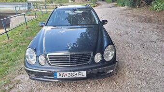 Mercedes-Benz W211 - 2