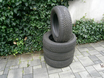 Predám 4x zimné pneu YOKOHAMA 225/60 R18 100HXL - 2