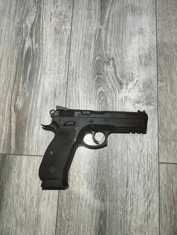 Airsoft pistol - 2