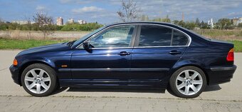 BMW 320i - 2