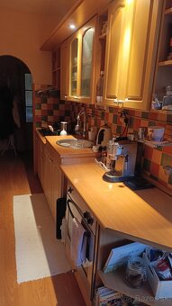 kuchynská linka, stôl, chladnička - 2