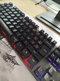 Predám klávesnicu GXTrust s RGB podsvietením - 2