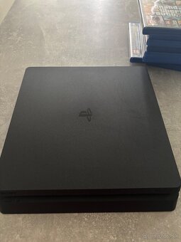 Playstation 4 slim - 2