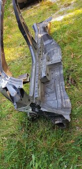 Superb 2 kombi pravý podbeh (bočnica)08-15 - 2