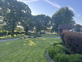 Predaj - rodinný dom - Elegantný 5 izbový dom na náme… - 2