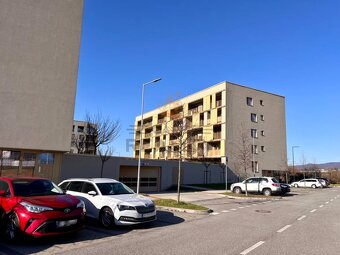 Na prenájom vonkajšie parkovacie státie Bratislava, BORY, Ko - 2