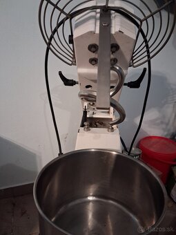 Predám špirálový miesič IF-22 - 2