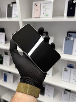  Apple iPhone XR 64GB White - 2