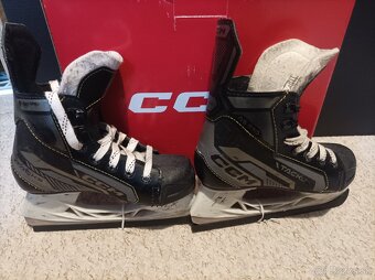 Predám korčule CCM TACKS UK13.5 - 2