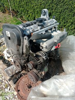 Motor 2,5T benzín Volvo - 2