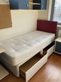 Queen-sized bed znacky Stuart Jones + kvalitny matrac - 2