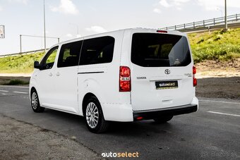 Prenajom 9 miestneho vozidla Toyota automat - 2