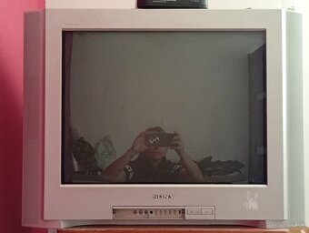 Sony s stolikom - 2