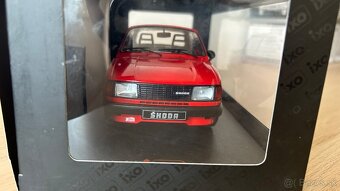 ŠKODA 130LR 1988 červená 1:18 IXO - 2