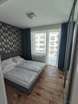 Prenajmem 2 izbový byt v Ružinove s parkovacím miestom - 2