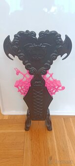 Monster High Draculaurin Powder Room Toaletný Stolík - 2