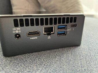 INTEL NUC 8BEH - 2