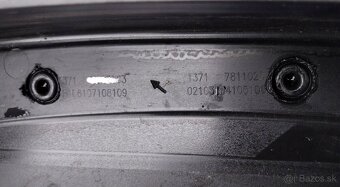 BMW X5 kryt motora 13717811025 - 2