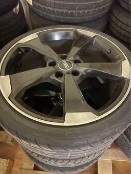 Originalne disky ROTOR na Audi A3 225/35/R19 - 2