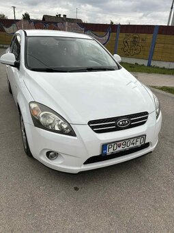 Predam Kia ceed 1,6 crdi - 2