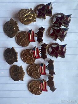 Odznaky 12 kusov cena spolu 6€ - 2