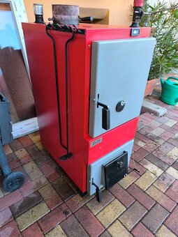 Predám kotol na tuhe palivo značky maga28kw - 2