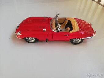 1:18 JAGUAR E type, cervena Bburago - 2
