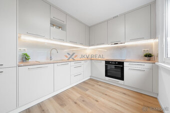 PREDAJ krásneho priestranného 3 izbového bytu v srdci Žiliny - 2