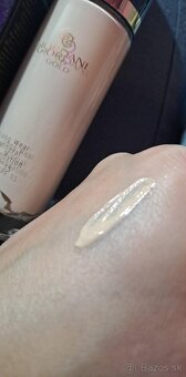 Dlhotrvacny make up s minerálmi PORCELAIN 31082 BEŽNE VYPRED - 2