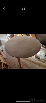 Kuchynský stôl a stoličky. - 2