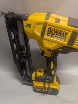 DeWalt klincovacka - 2