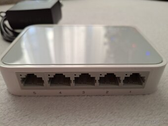switch TP-Link TL-SF1005D - 2