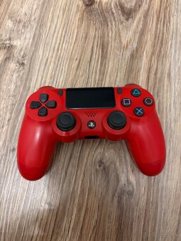 PLAYSTATION 4 SLIM - 2