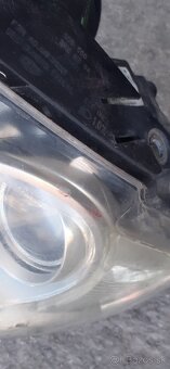 Ľavé predne svetlo - 2