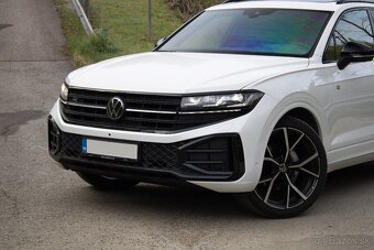 Touareg 3.0 TDI V6 286k R-Line, IQ Light, Pano, Vzduch, DPH - 2
