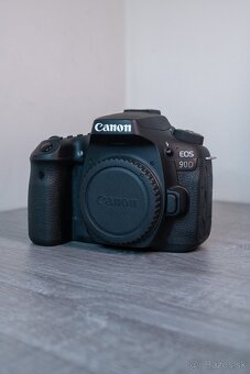 Canon EOS 90D - 2