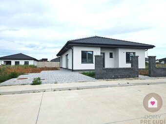 NÍZKOENERGETICKÝ BUNGALOV- 108m2 + krytá terasa 12m2, POZEMO - 2