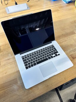 MacBook pro 15 2015 i7 16gb 512gb ssd AMD grafika - 2