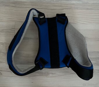 Saty, plavecke ciapky… - 2