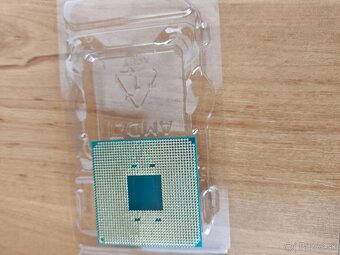 Ryzen 3200G;AM4;4.0GHz;4-jadrový;Integrovaná grafika - 2