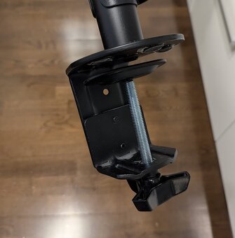 AlzaErgo ErgoArm D35B - drziak monitor + AlzaErgo VA210 - 2