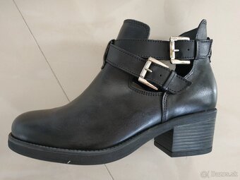Čierne kožené čižmy, veľkosť 39 - 2