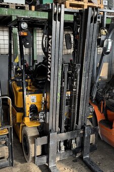 Vysokozdvižný vozík 1800 kg. na LPG - 2