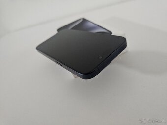 Apple iPhone 15 Pro - 2