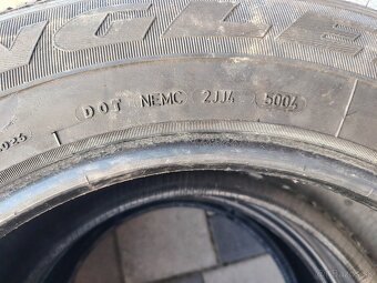 Predám pneu 235/65R17 letné - 2